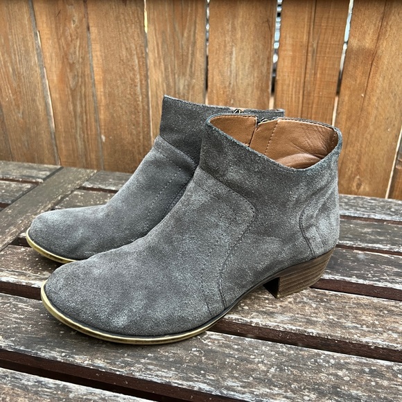 Lucky Brand Gray Suede Ankle Booties - Size 8/38 - Picture 2 of 7